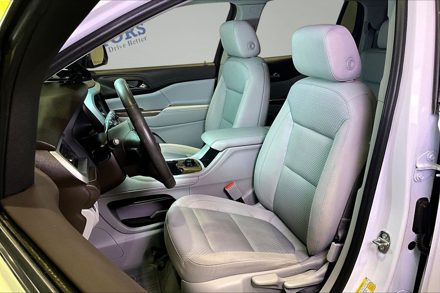 Used 2022 GMC Acadia SLE FWD image 21