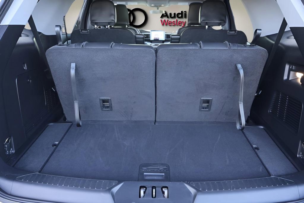 Used 2022 Ford Explorer XLT w/ Equipment Group 202A image 23