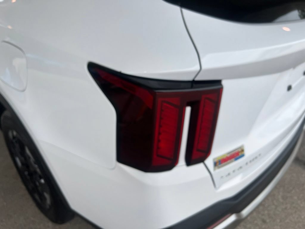 Certified 2024 Kia Sorento S FWD image 32