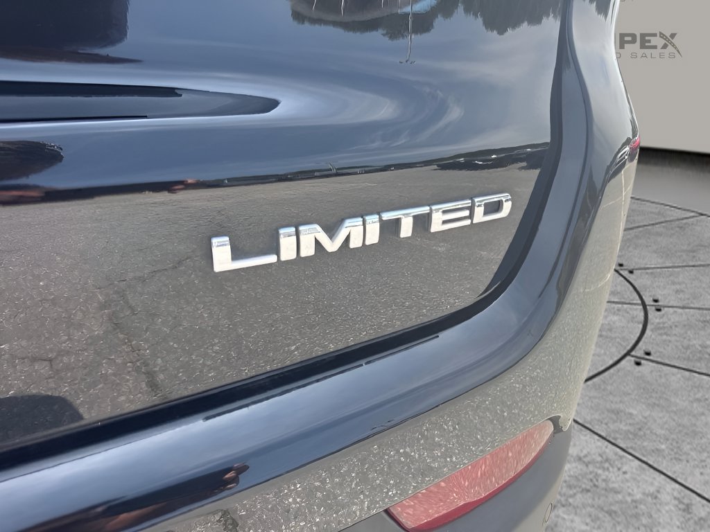 Used 2025 Jeep Compass Limited AWD/4WD image 19
