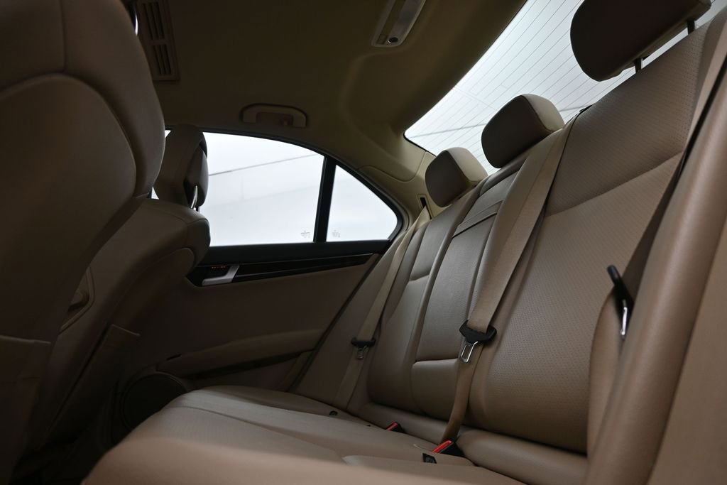 Used 2013 Mercedes-Benz C 250 Sedan image 12