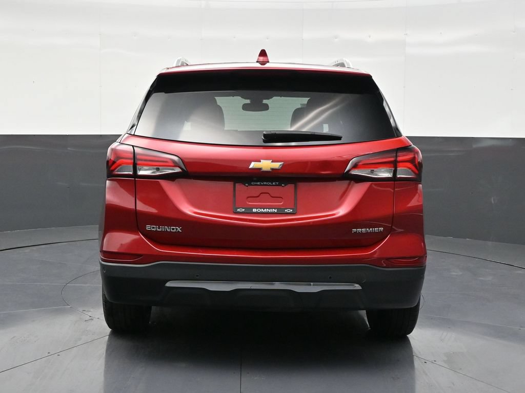 Used 2024 Chevrolet Equinox Premier FWD image 4