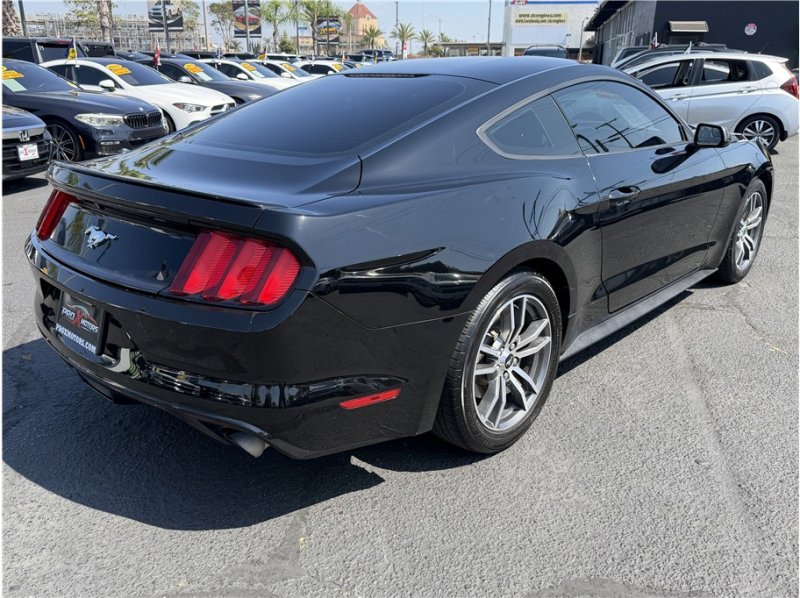 Used 2016 Ford Mustang Coupe image 7