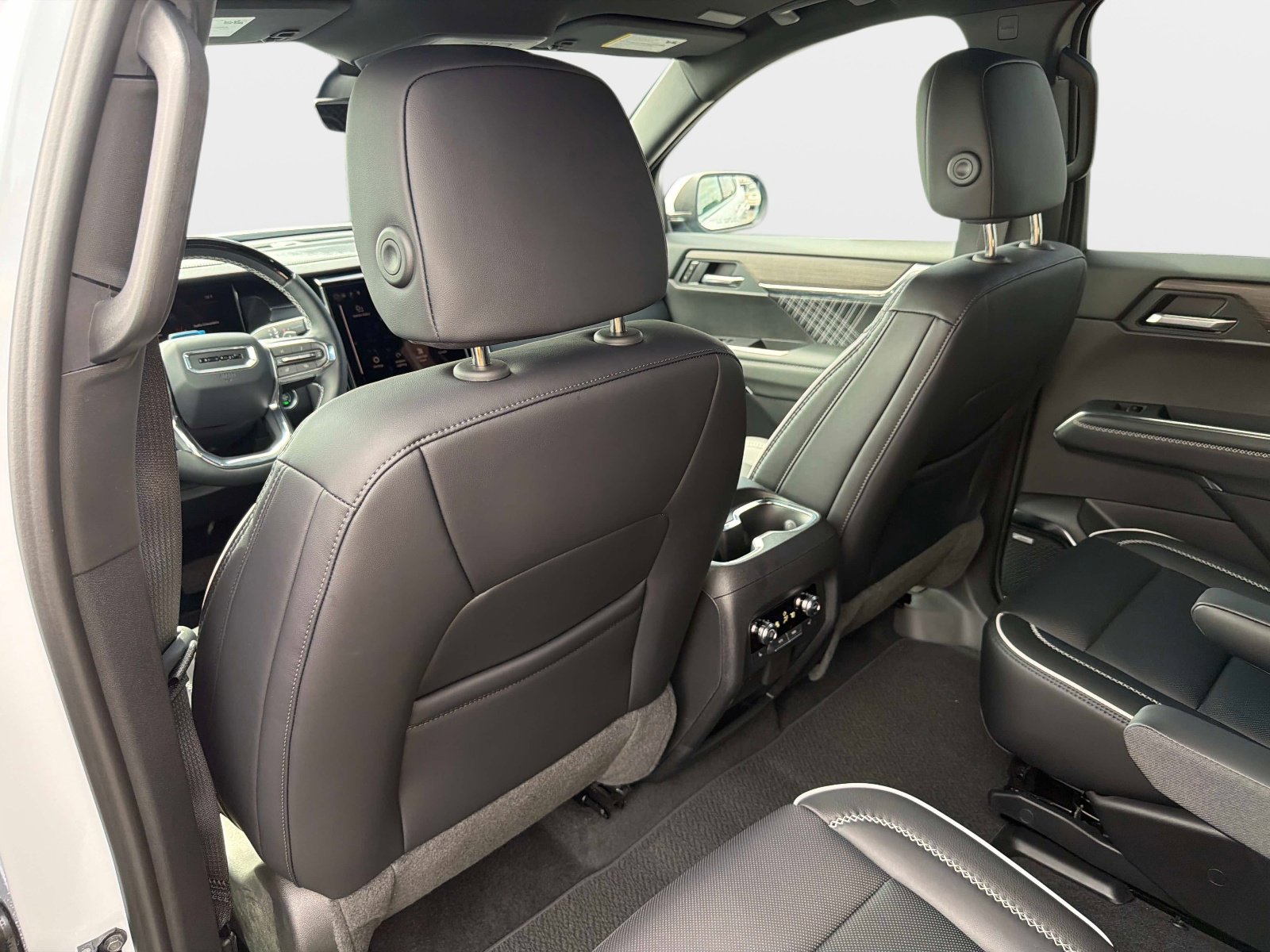 New 2026 GMC Acadia Denali w/ Super Cruise Package FWD image 13