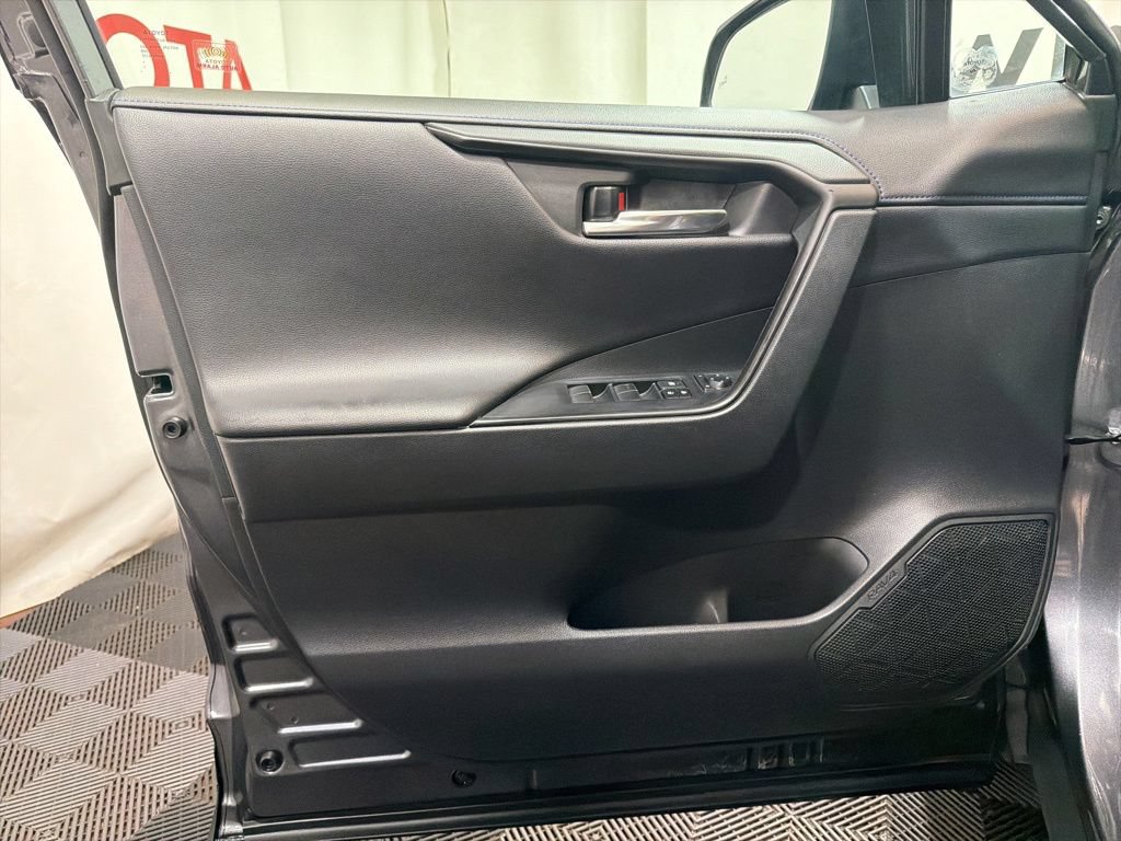 Used 2021 Toyota RAV4 XSE AWD/4WD image 21