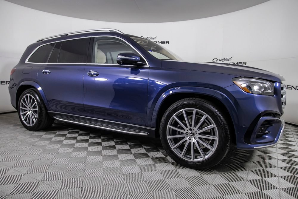 Used 2026 Mercedes-Benz GLS 580 4MATIC image 2