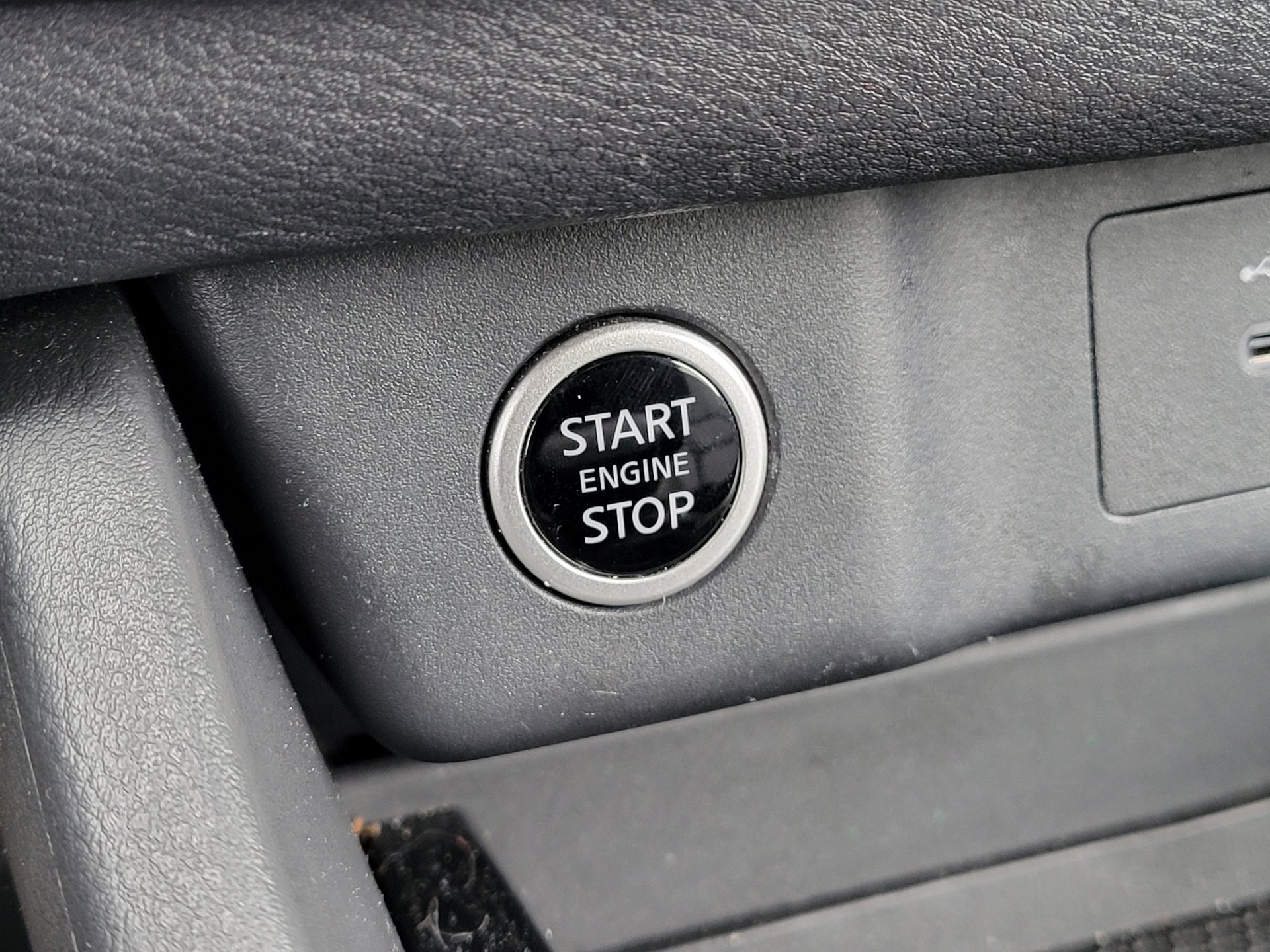 Certified 2023 Nissan Rogue SV w/ SV Premium B Package image 29