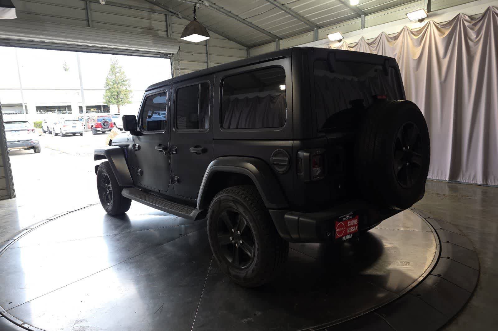 Used 2019 Jeep Wrangler Unlimited Sahara AWD/4WD image 7