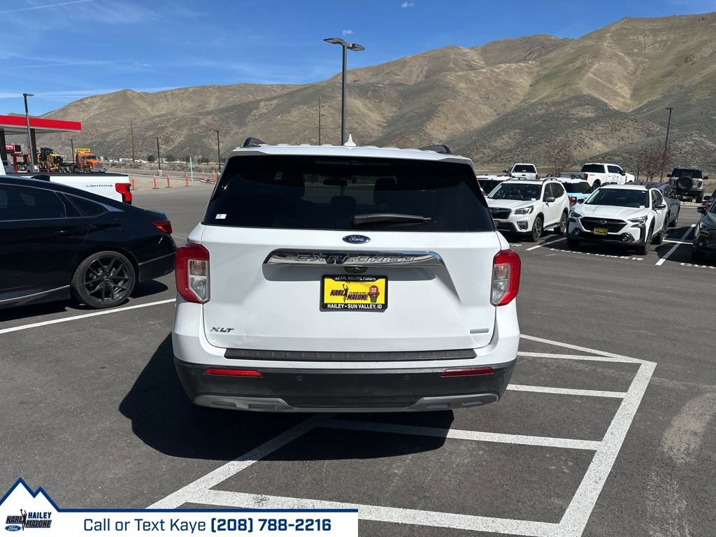 Used 2020 Ford Explorer XLT w/ Equipment Group 202A image 3