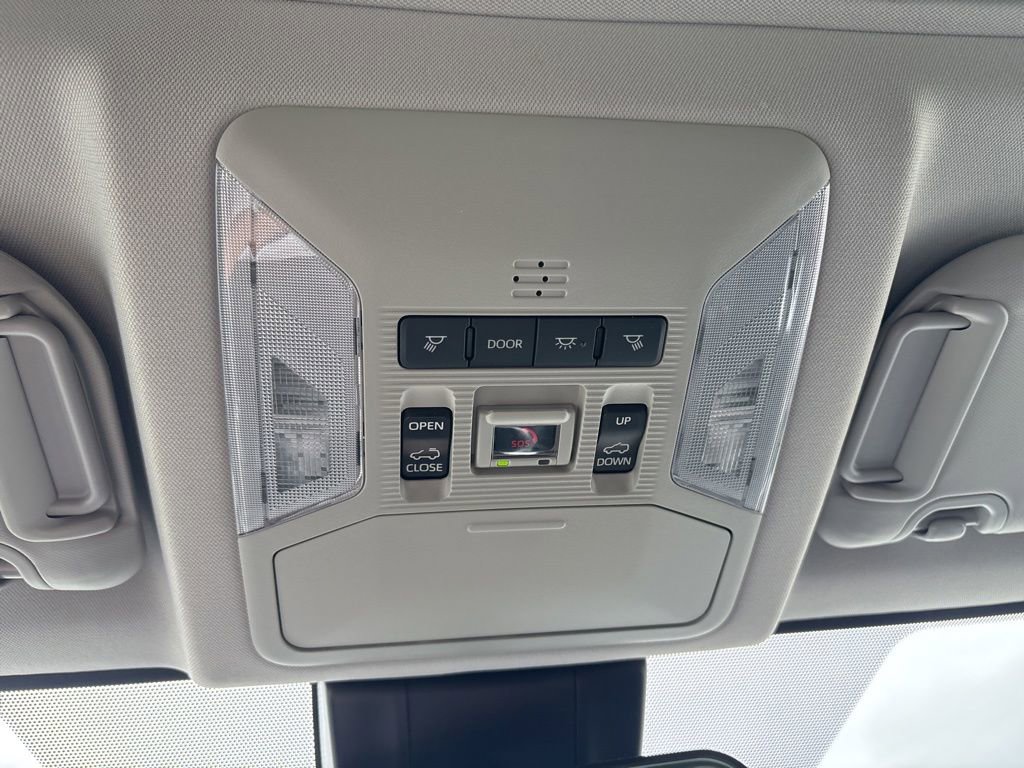 Used 2022 Toyota RAV4 XLE FWD image 20