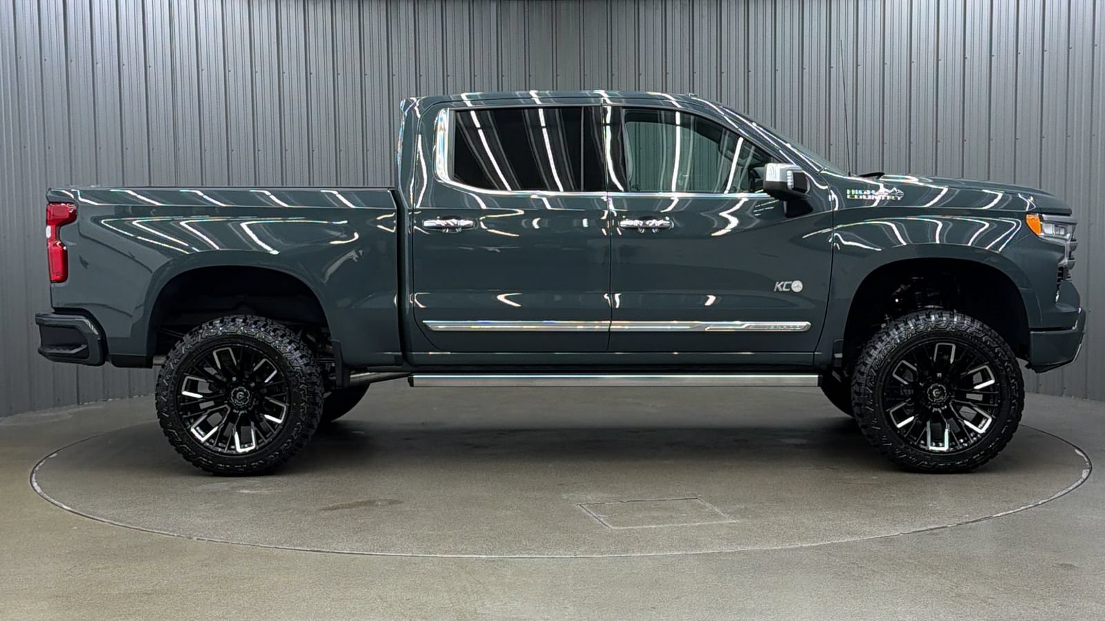 Used 2026 Chevrolet Silverado 1500 High Country w/ High Country Premium Package AWD/4WD image 6