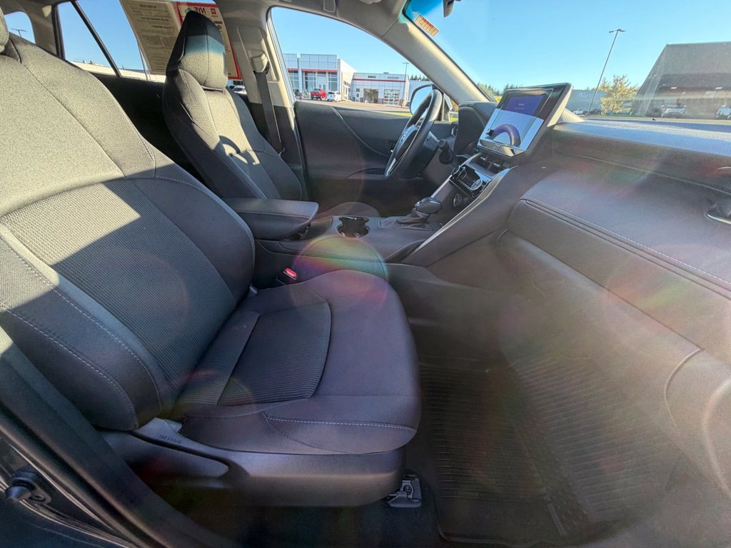 Used 2024 Toyota Venza LE AWD/4WD image 33