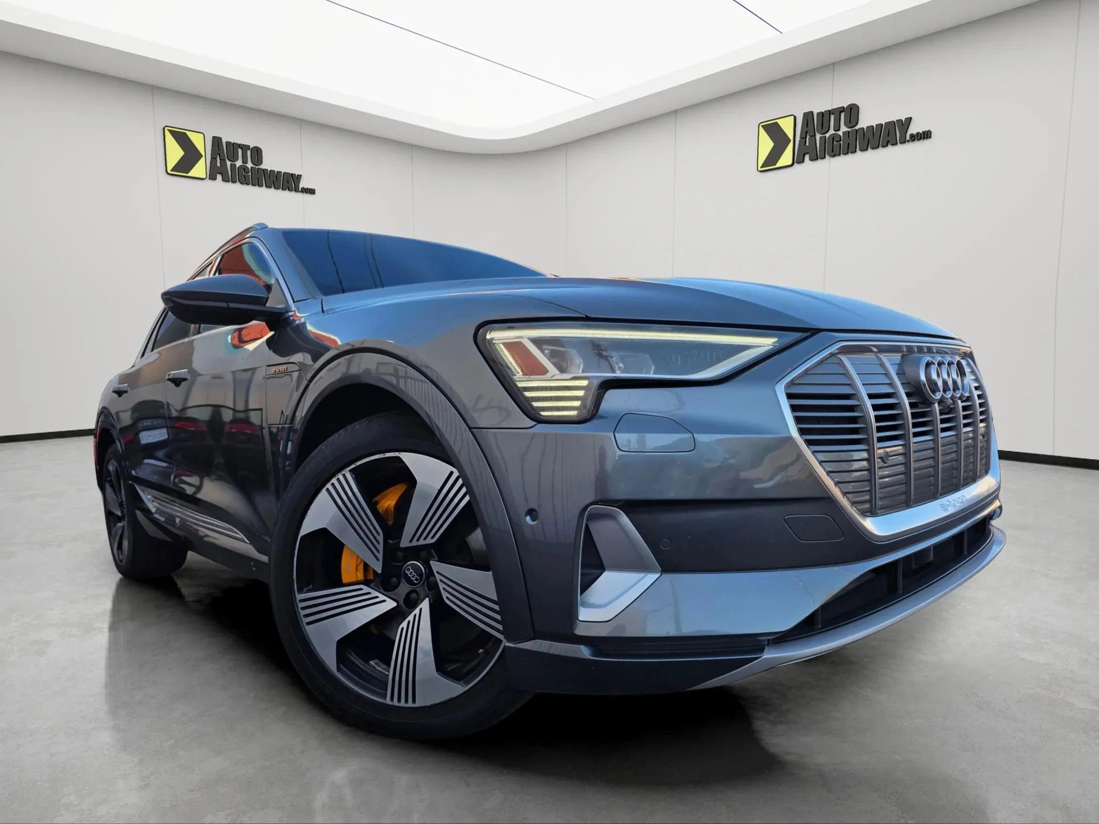 Used 2019 Audi e-tron Prestige w/ Prestige Package