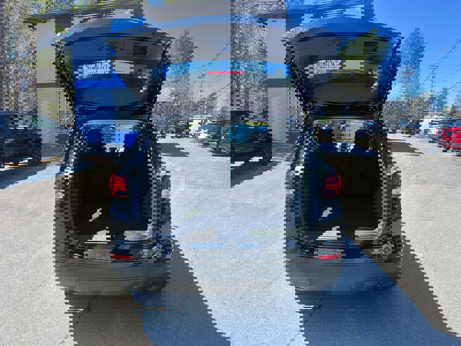 Certified 2023 Chevrolet Equinox LS w/ Driver Confidence II Package image 40