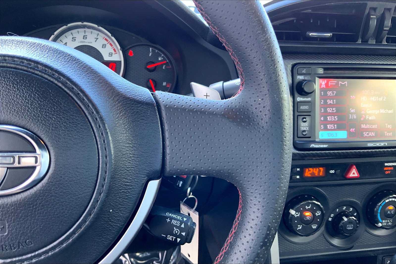 Used 2015 Scion FR-S RWD image 22