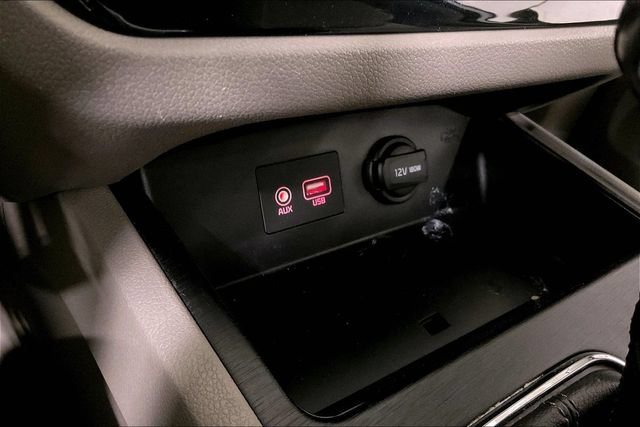 Used 2019 Kia Sedona LX FWD image 35