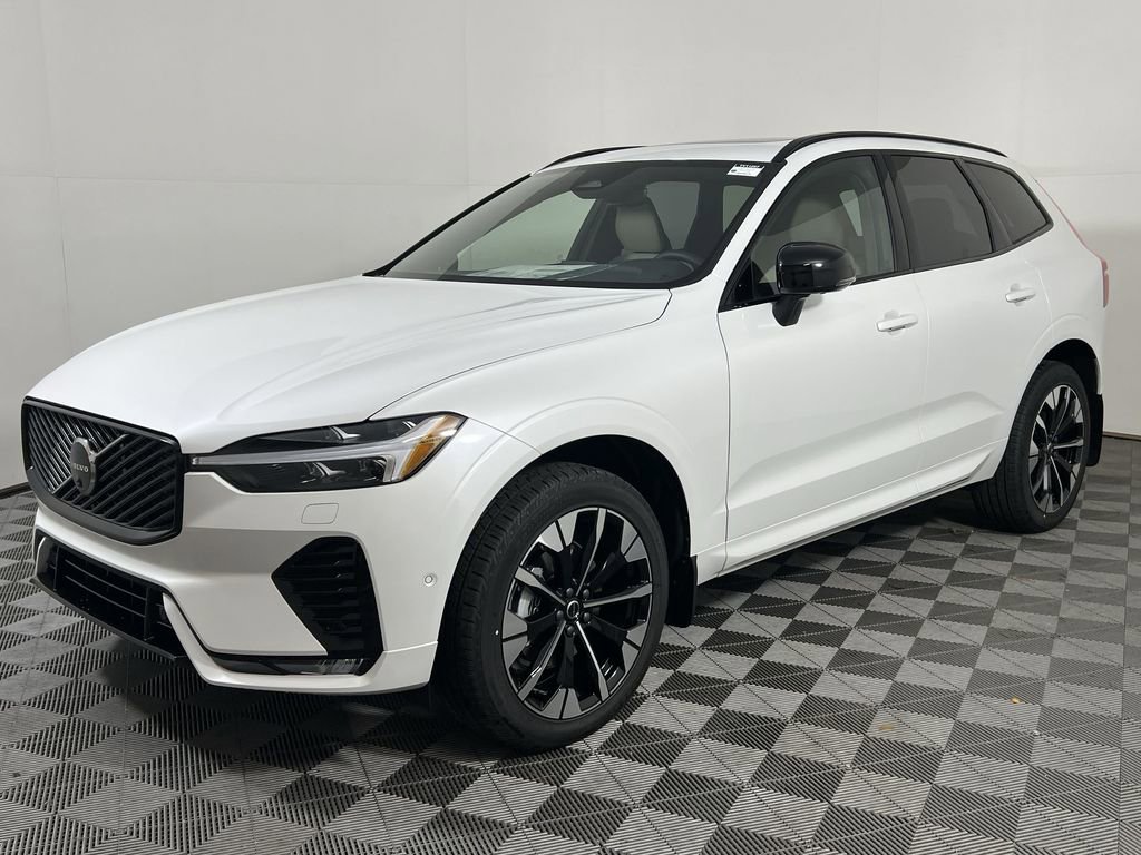 New 2026 Volvo XC60 B5 Plus w/ Climate Package image 4