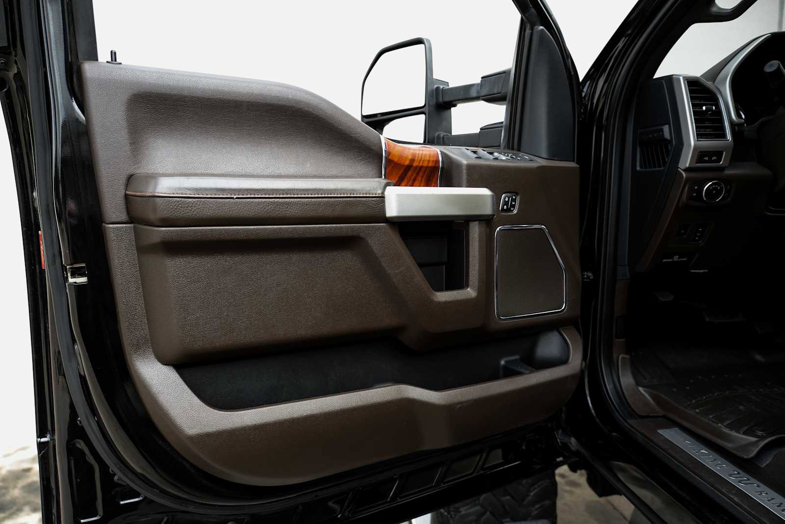 Used 2022 Ford F250 King Ranch w/ King Ranch Ultimate Package image 40