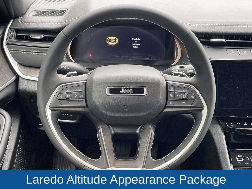 Certified 2026 Jeep Grand Cherokee Altitude RWD image 23