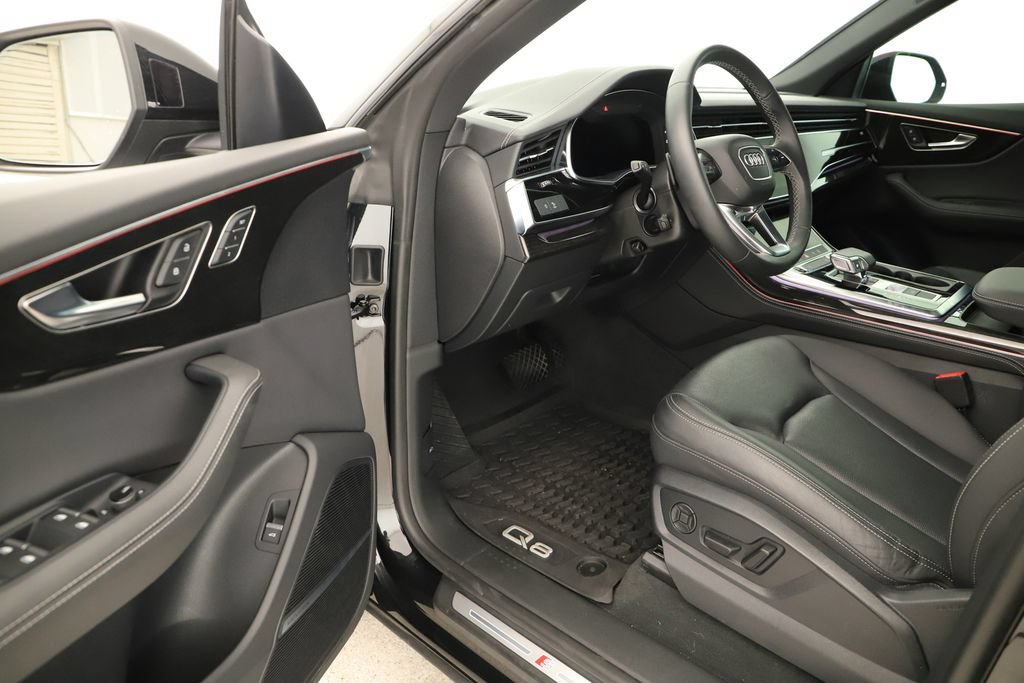 Used 2025 Audi Q8 Premium Plus w/ Premium Plus Package AWD/4WD image 14