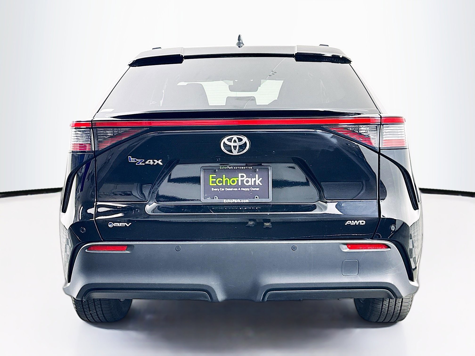 Used 2025 Toyota bZ4X AWD w/ Weather Package image 7