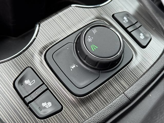 Used 2023 GMC Acadia SLT FWD image 35