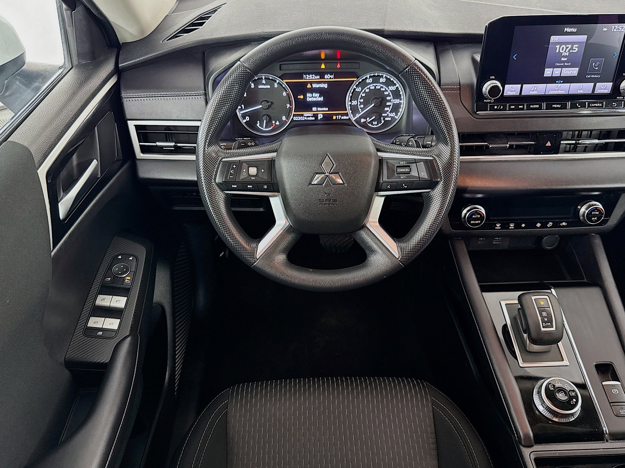 Used 2024 Mitsubishi Outlander ES image 16