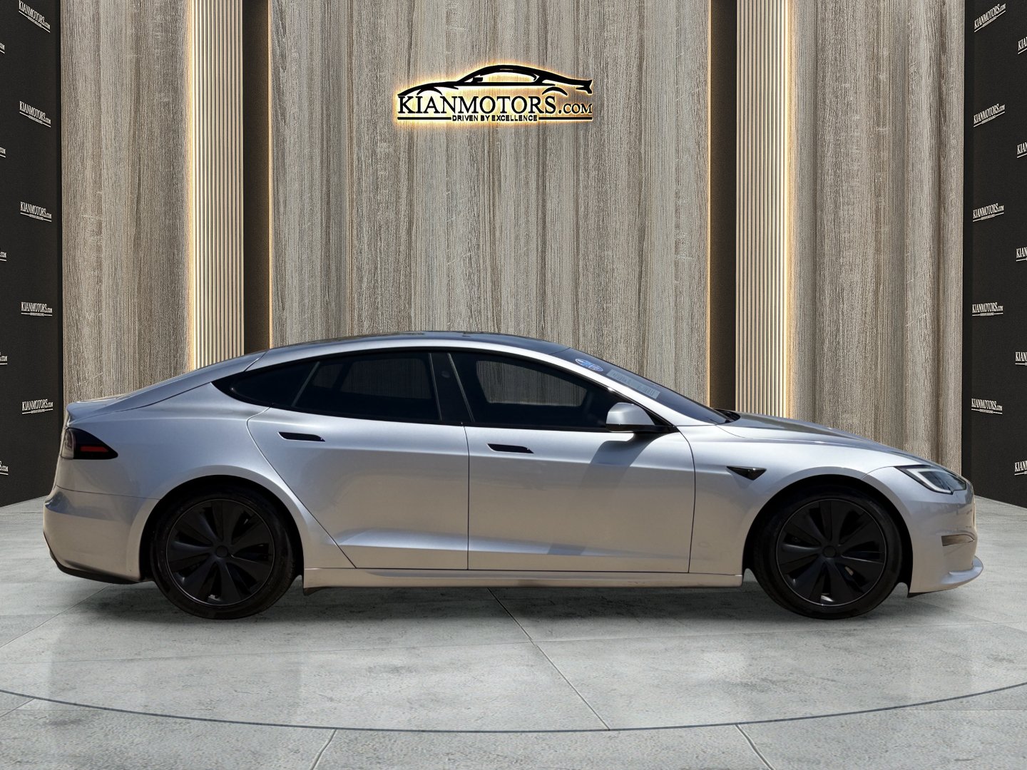 Used 2025 Tesla Model S AWD/4WD image 8