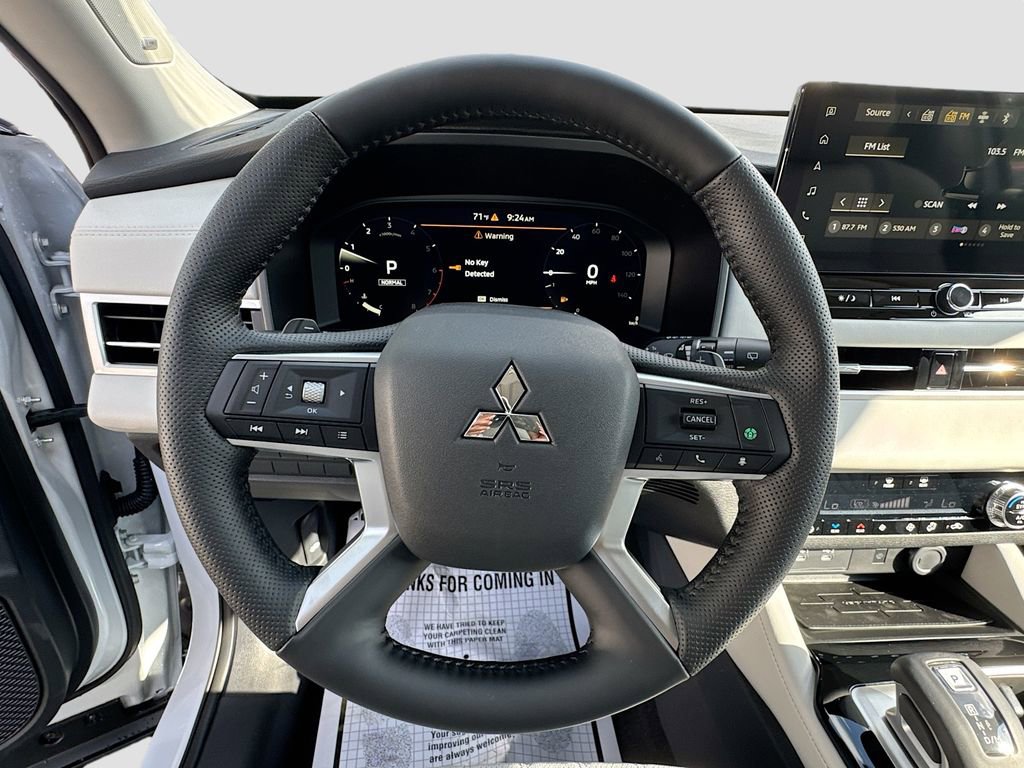 Used 2025 Mitsubishi Outlander SEL image 12