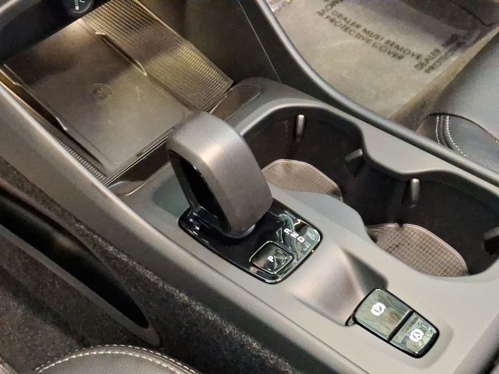 New 2026 Volvo XC40 B5 Core w/ Climate Package image 15