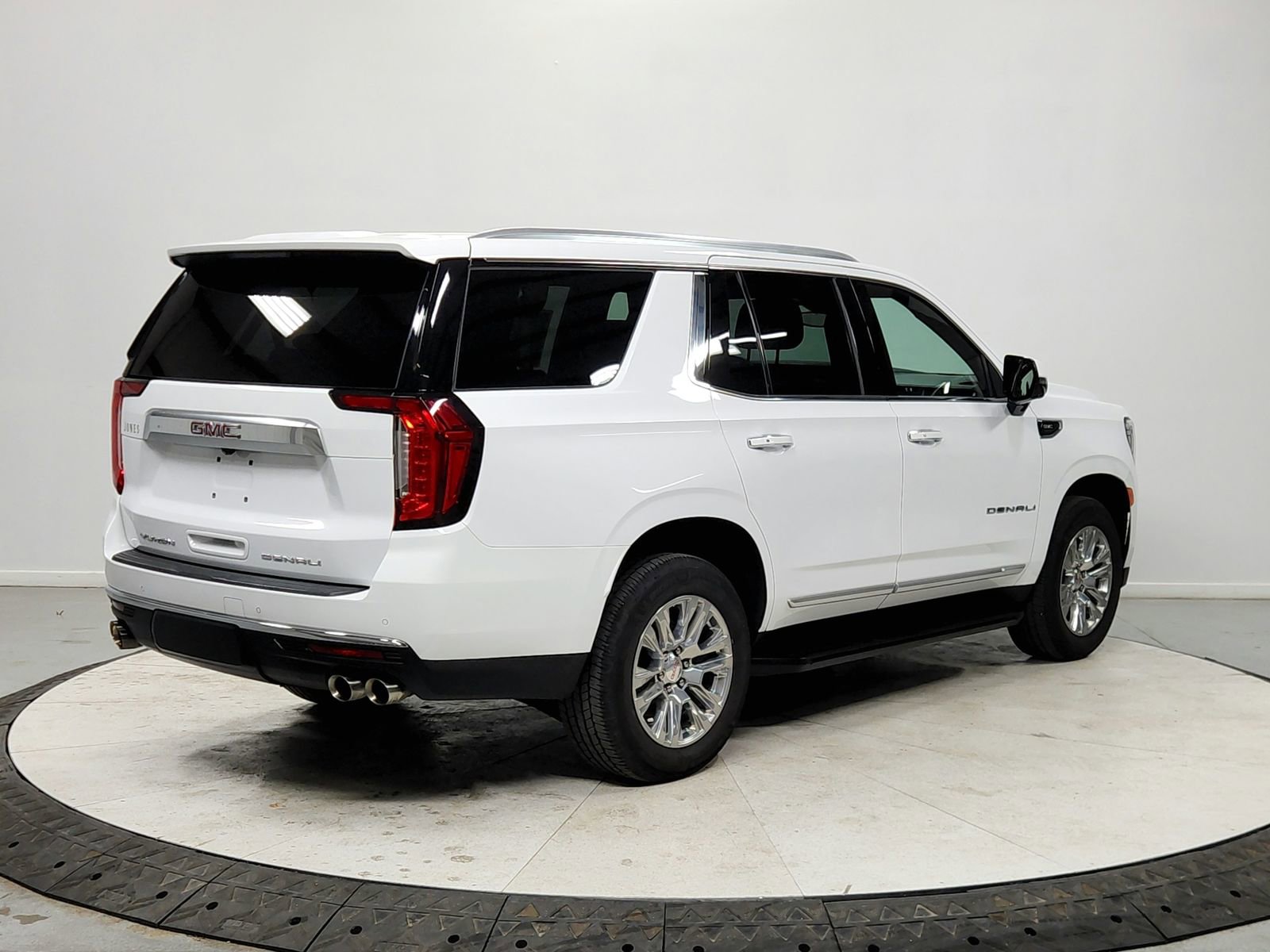 Used 2023 GMC Yukon Denali image 7