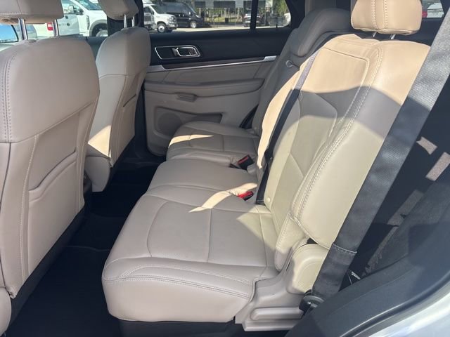 Used 2018 Ford Explorer Limited w/ Equipment Group 301A FWD image 10