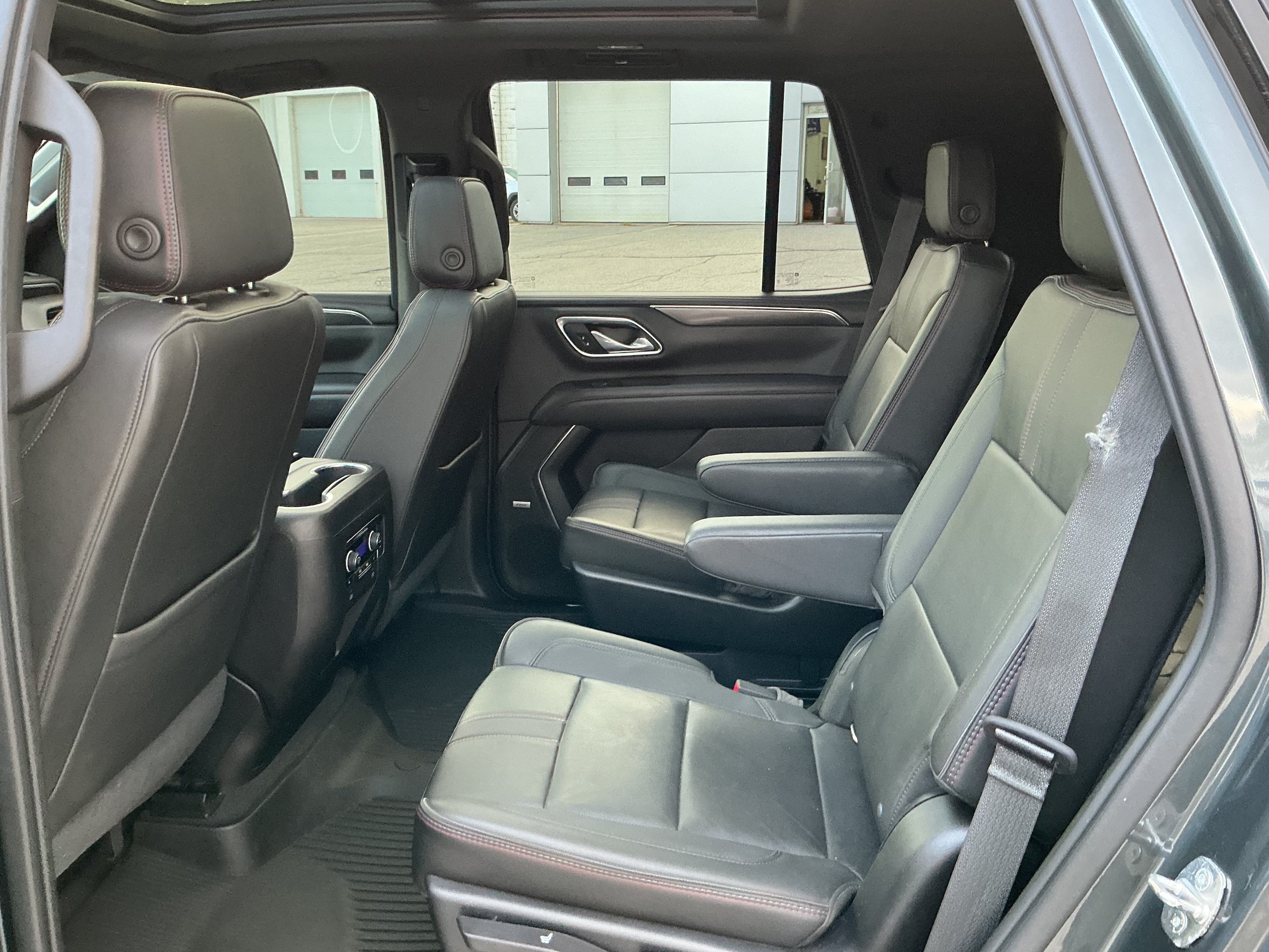 Used 2021 Chevrolet Tahoe RST w/ Luxury Package AWD/4WD image 14