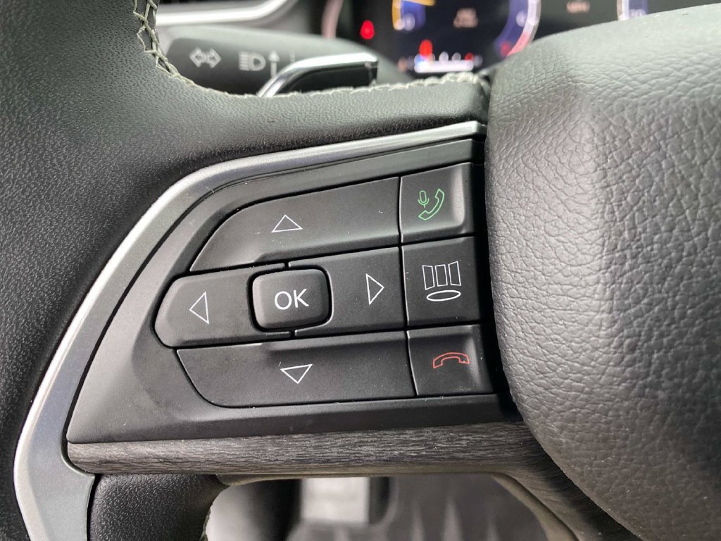 Certified 2024 Jeep Grand Cherokee Limited AWD/4WD image 20