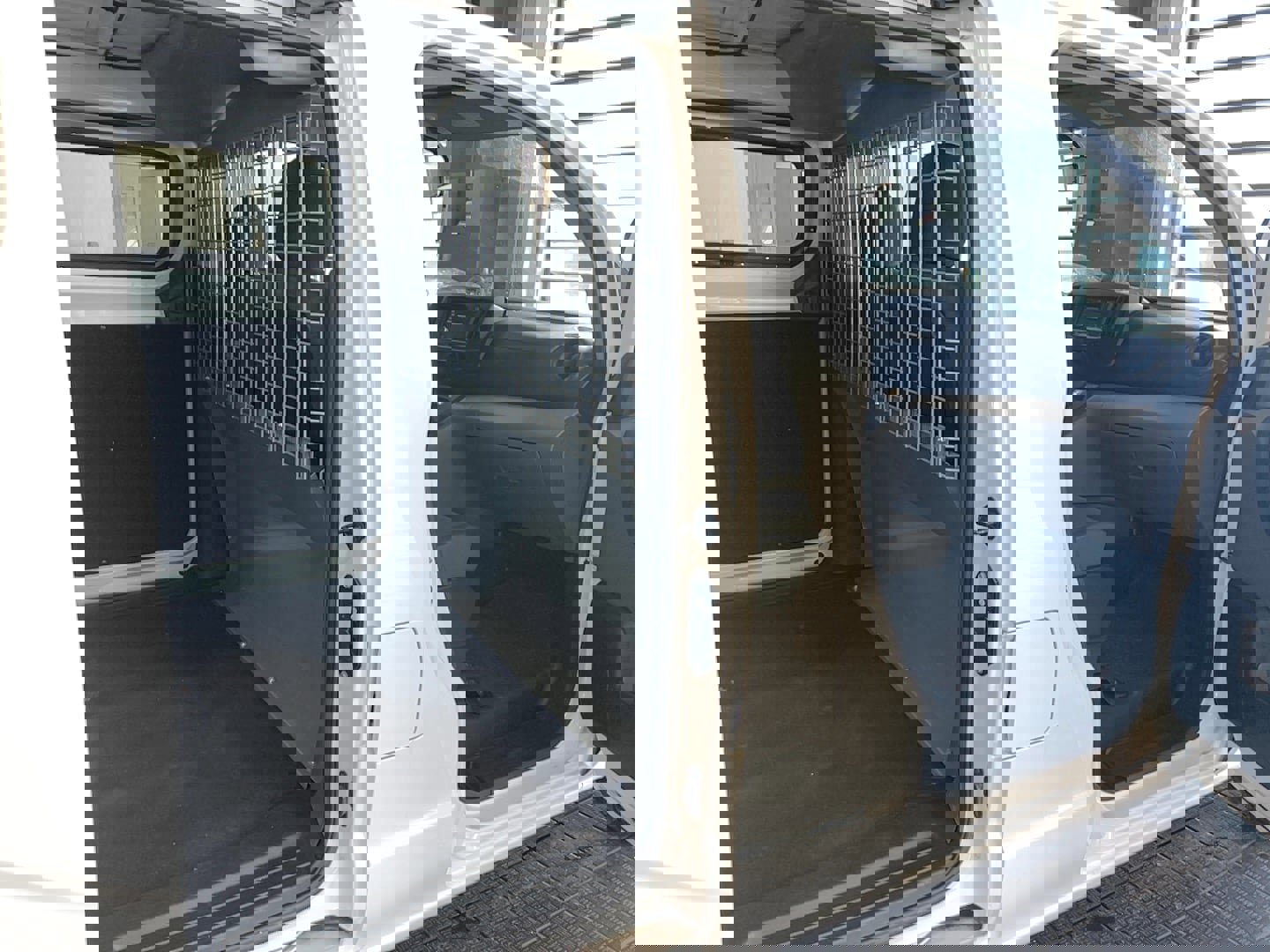 Used 2021 Nissan NV200 SV w/ Sliding Door Glass Package image 8