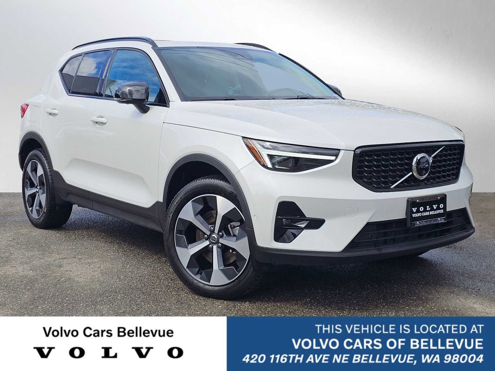 Used 2026 Volvo XC40 B5 Plus w/ Protection Package Premier image 1
