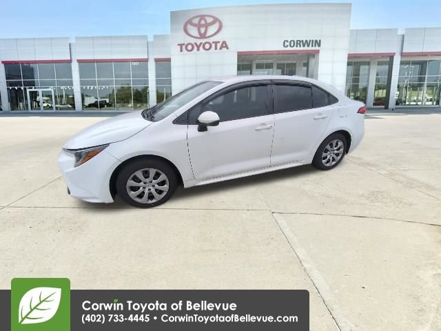 Used 2022 Toyota Corolla LE FWD image 16