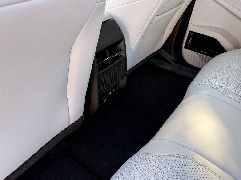 New 2026 Jeep Cherokee Overland image 28