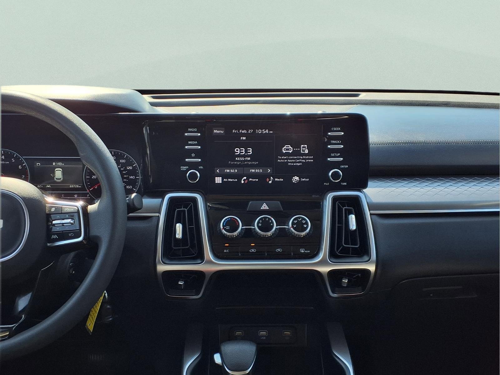 Used 2023 Kia Sorento LX image 16