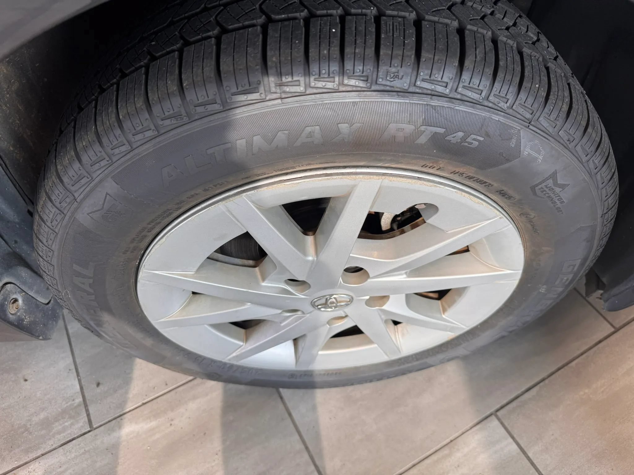 Used 2012 Toyota Prius V Three FWD image 11