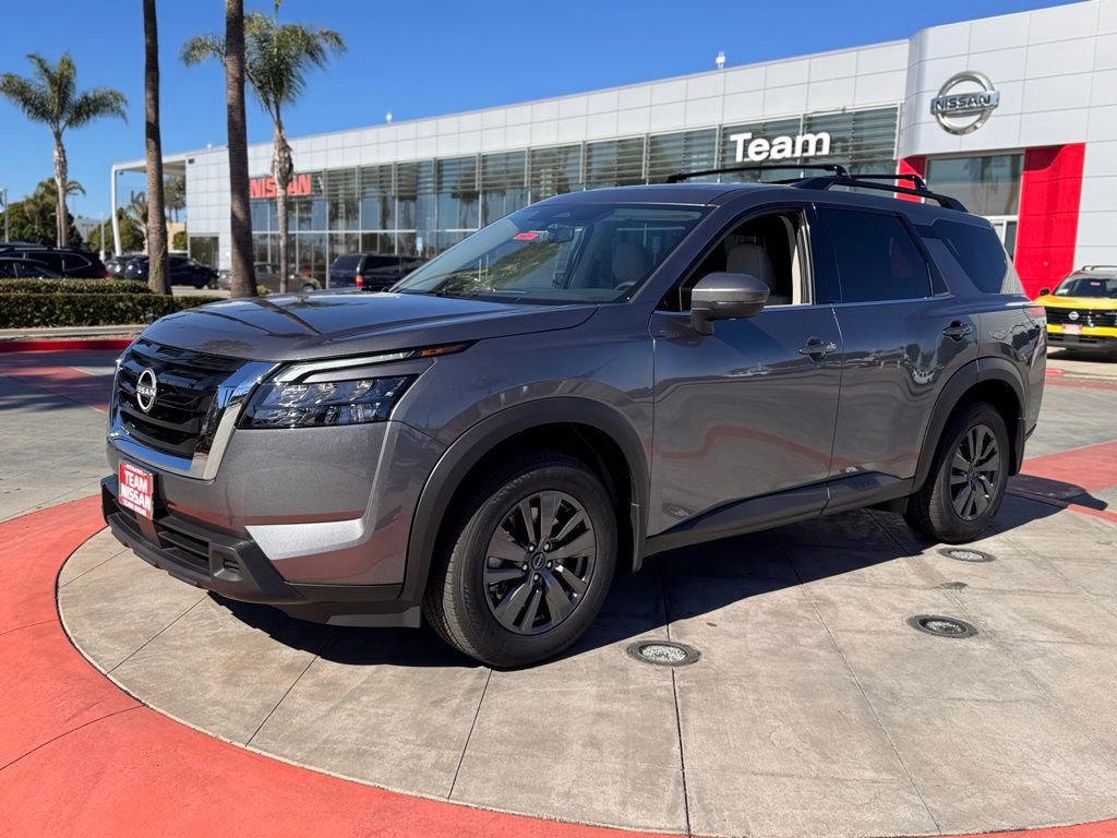 New 2025 Nissan Pathfinder SV w/ SV Premium Package image 4