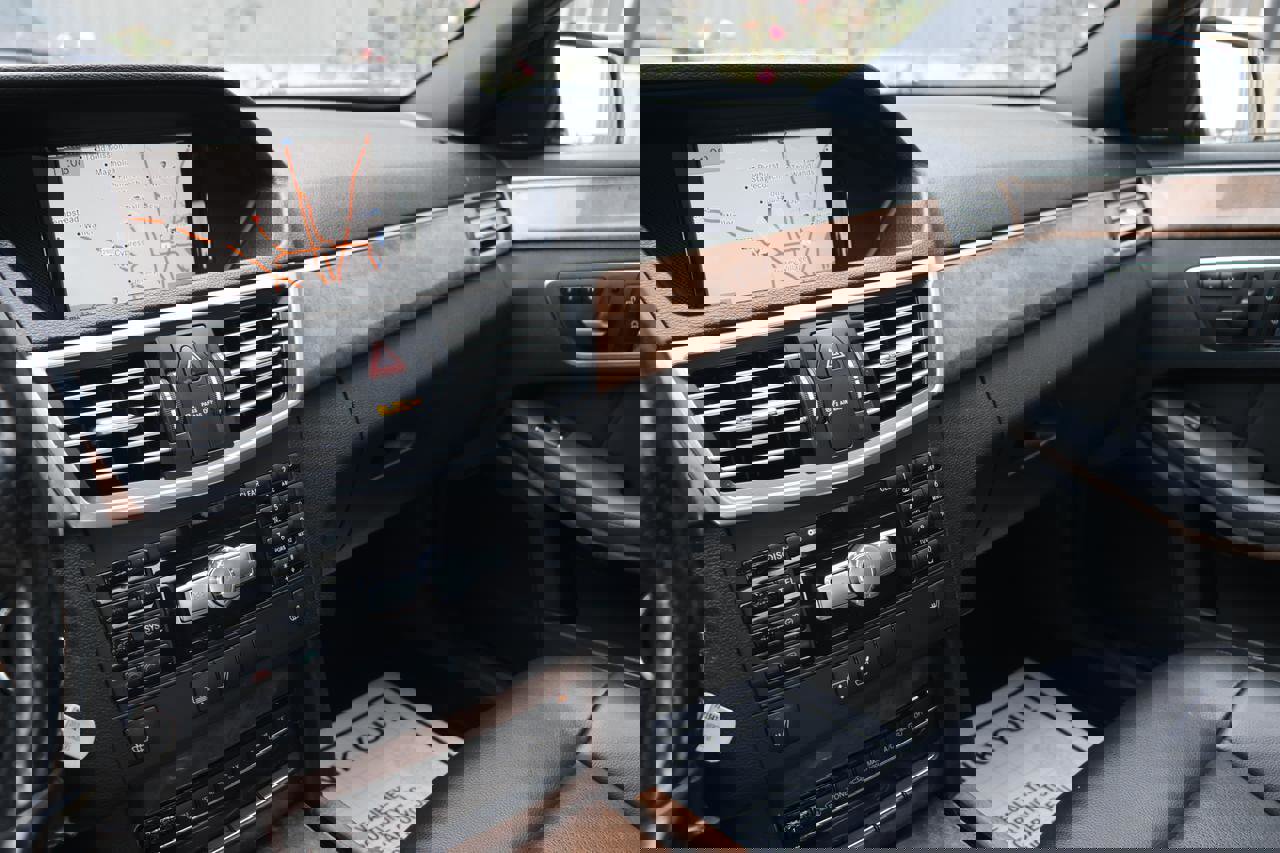 Used 2013 Mercedes-Benz E 350 Sedan image 29