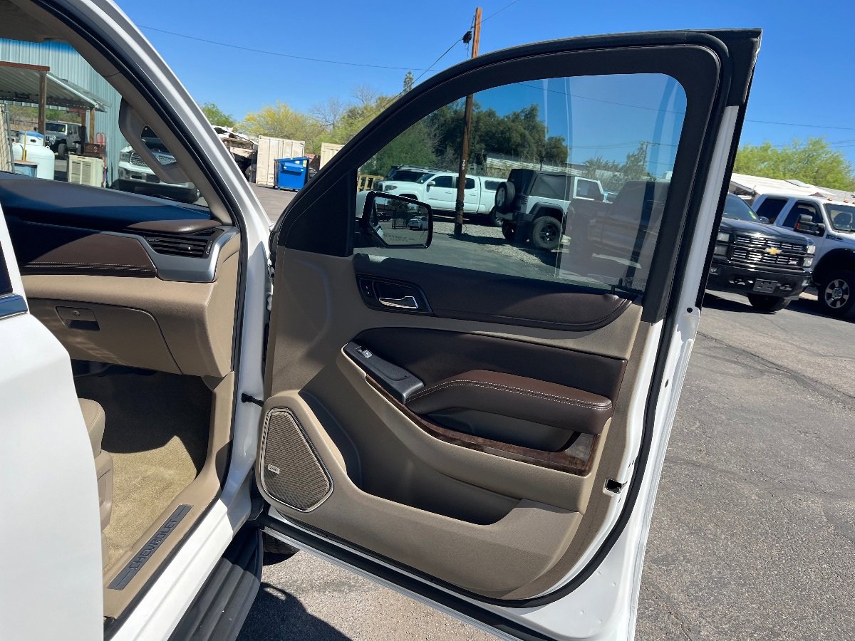 Used 2019 Chevrolet Suburban LT RWD image 41