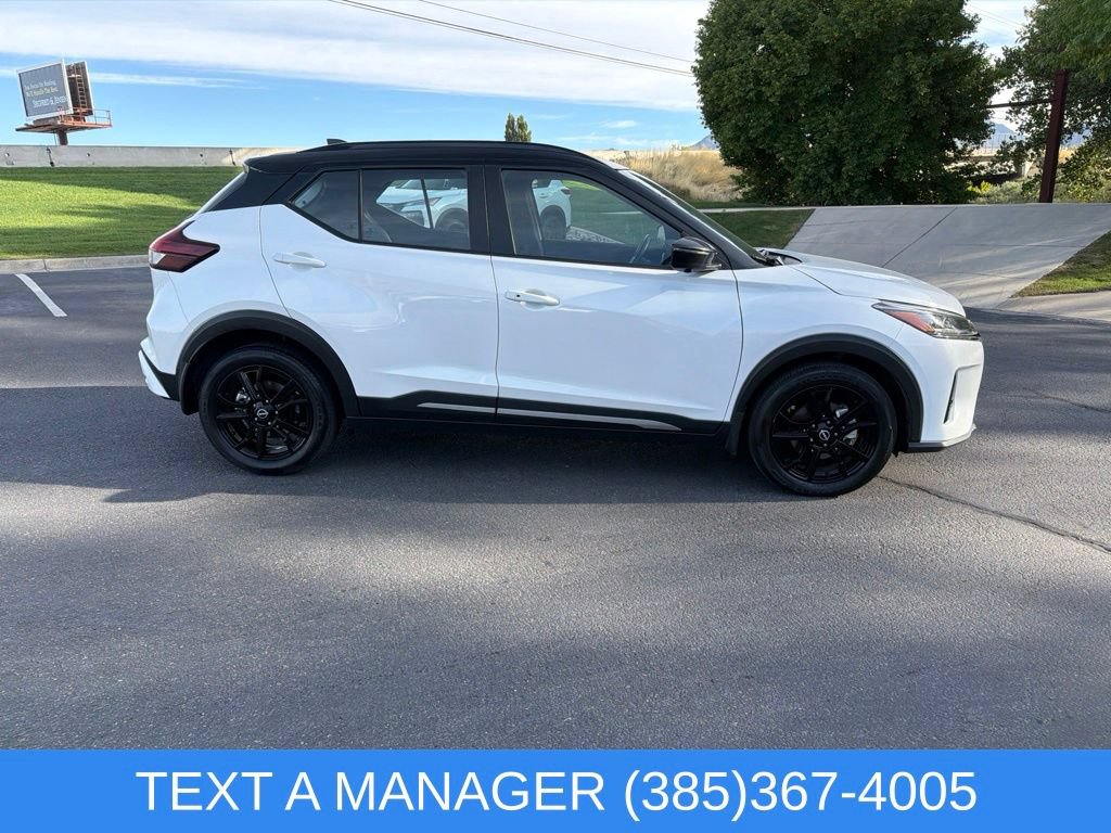 Used 2023 Nissan Kicks SR w/ SR Premium Package FWD image 2