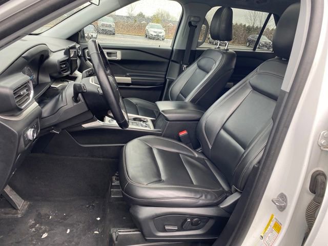 Used 2022 Ford Explorer XLT image 17