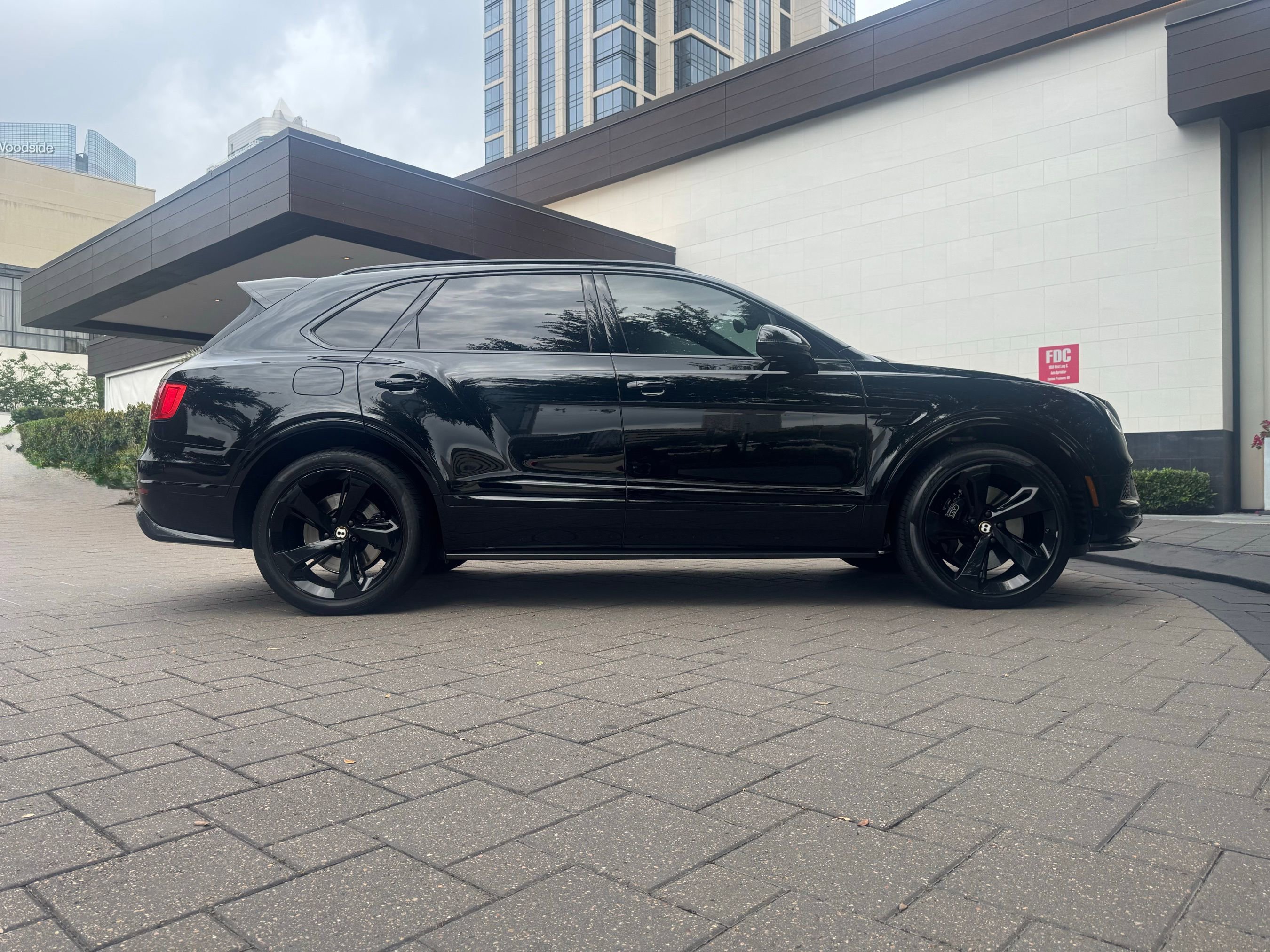Used 2020 Bentley Bentayga AWD/4WD image 5