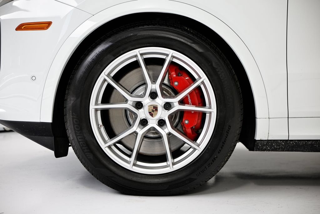 Certified 2025 Porsche Cayenne S AWD/4WD image 13