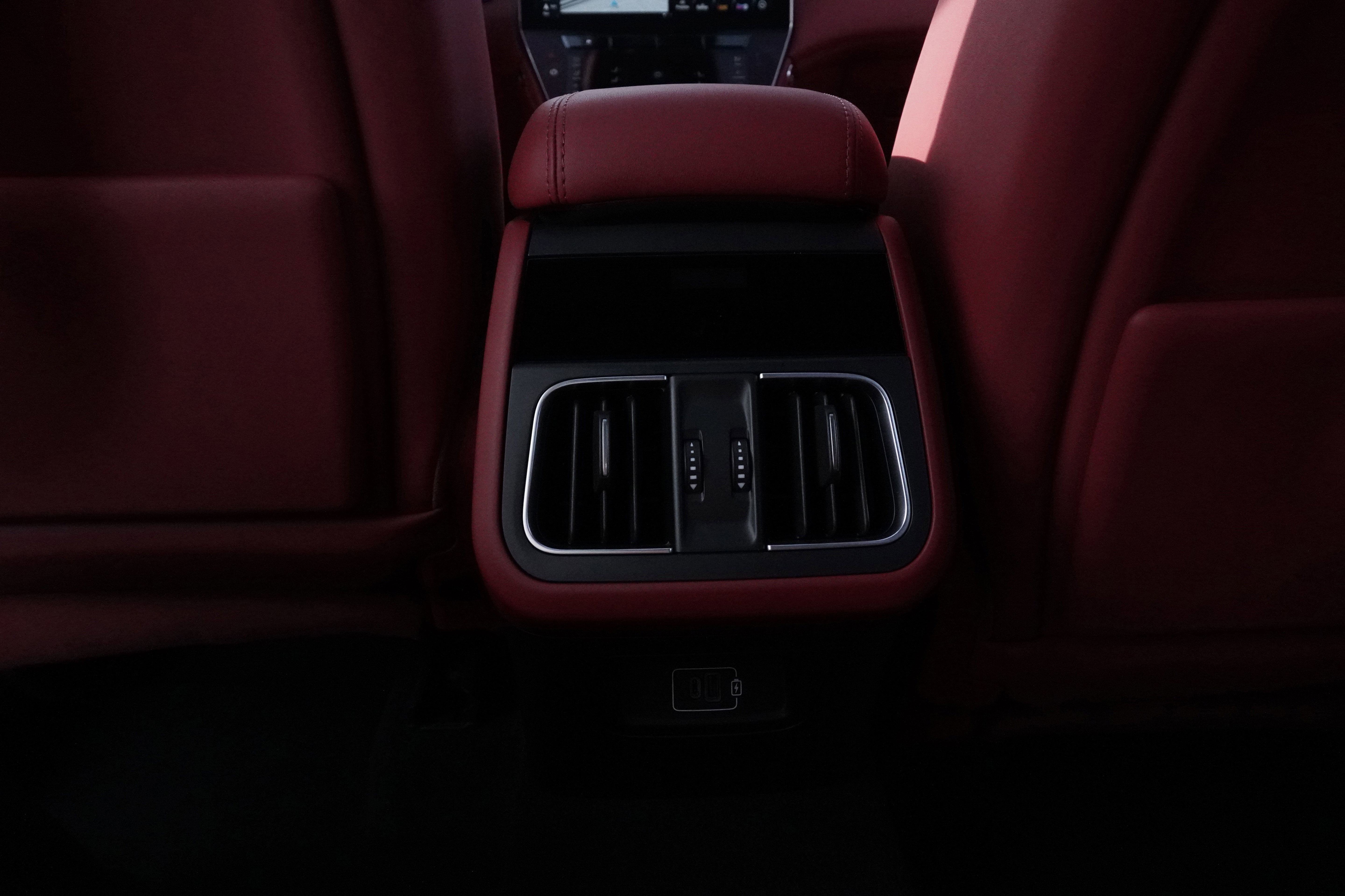 New 2025 Maserati Grecale Folgore image 32