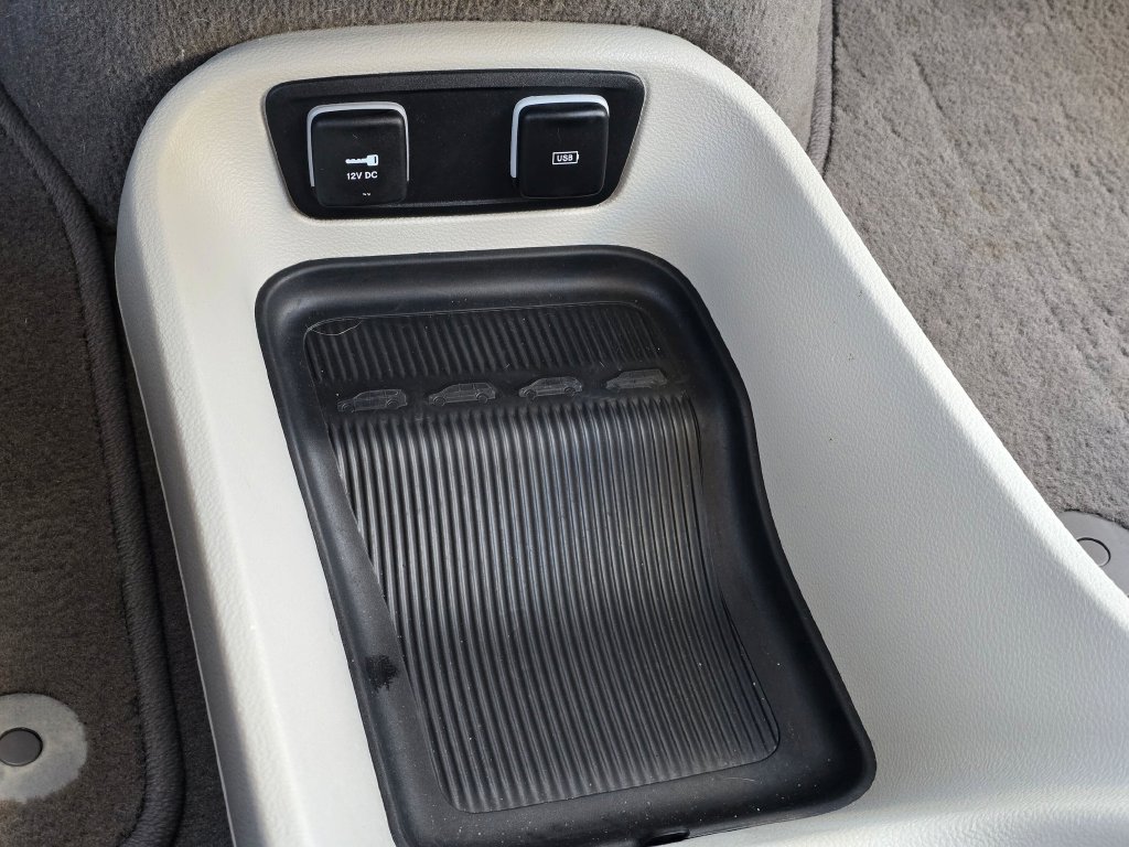 Used 2020 Chrysler Pacifica Touring w/ Tire & Wheel Group FWD image 27