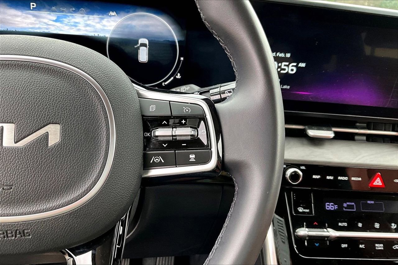 Used 2024 Kia Carnival SX image 31